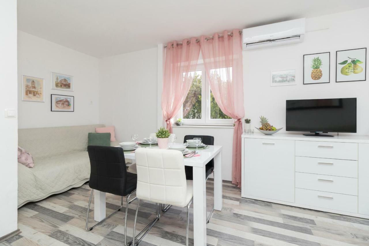 Apartman Roko Petrcane Luaran gambar