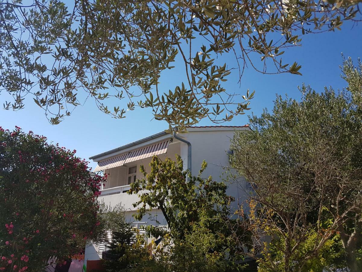Apartman Roko Petrcane Luaran gambar